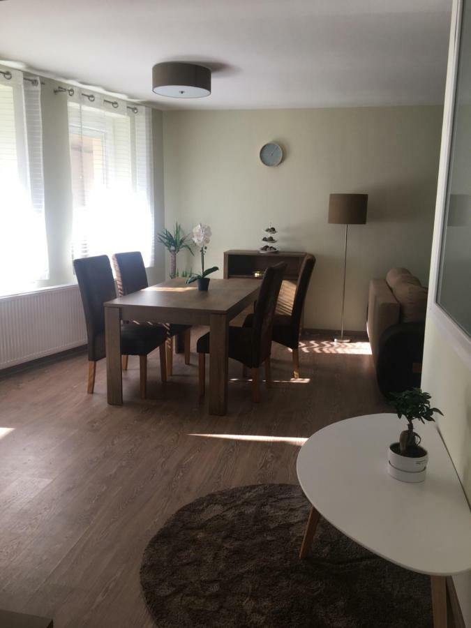 Pisztacia Apartman Apartment Eger Exterior foto