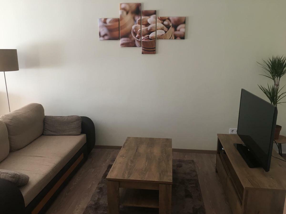 Pisztacia Apartman Apartment Eger Exterior foto