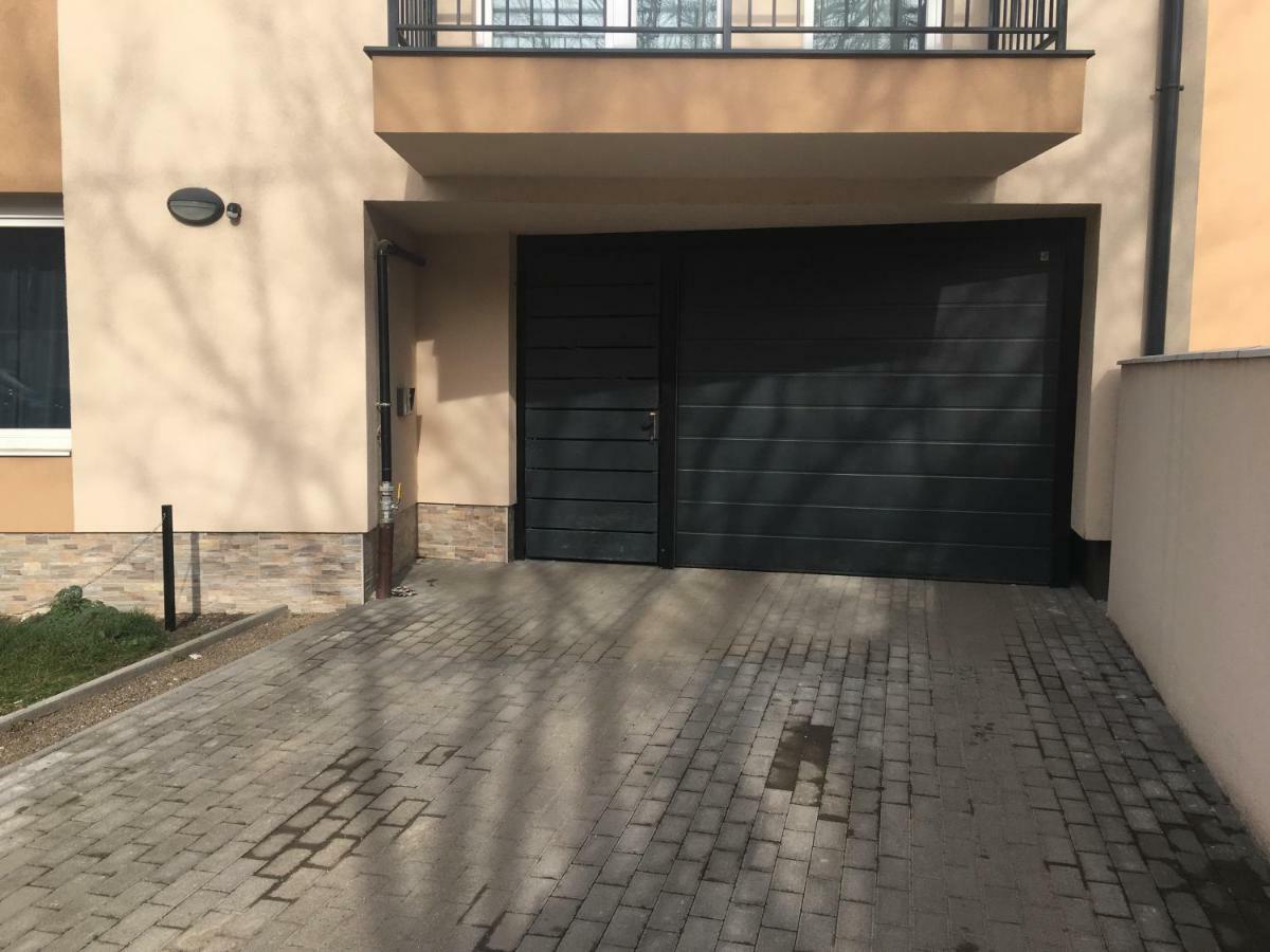 Pisztacia Apartman Apartment Eger Exterior foto