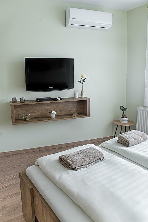 Pisztacia Apartman Apartment Eger Exterior foto